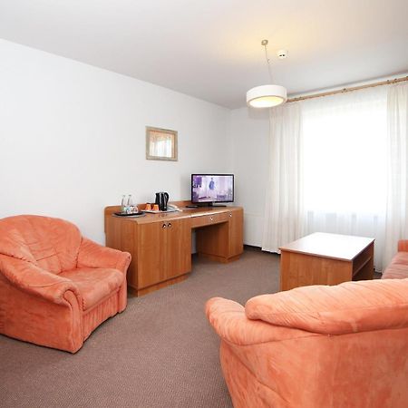 Hotel I Restauracja Abis ビストシツァ・クウォツカ エクステリア 写真