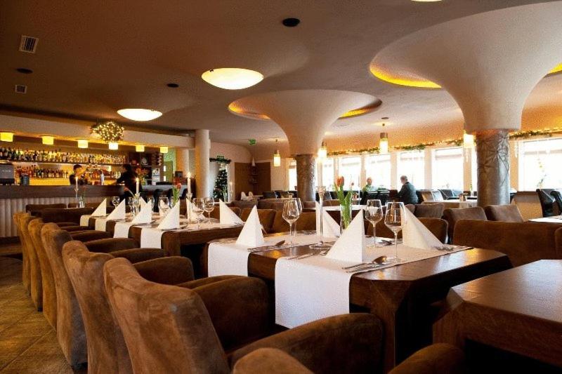 Hotel I Restauracja Abis ビストシツァ・クウォツカ エクステリア 写真